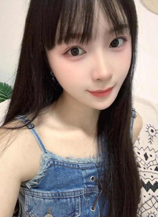 质朴小姐姐